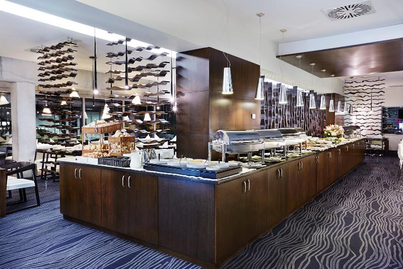 Royal Tulip Sand Kolobrzeg Ngoại thất bức ảnh The buffet at the lounge