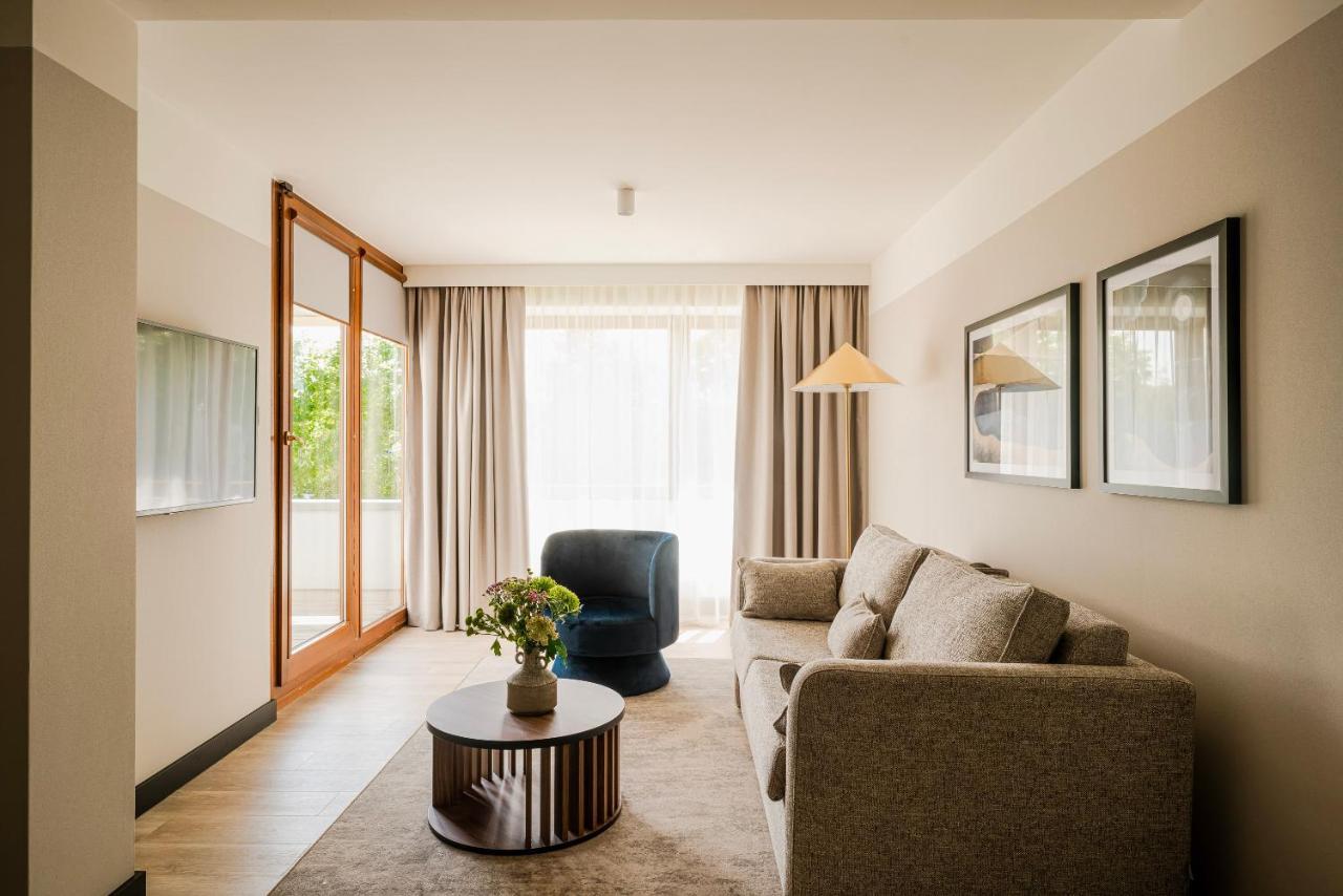 Royal Tulip Sand Kolobrzeg Ngoại thất bức ảnh A living room at the Hotel